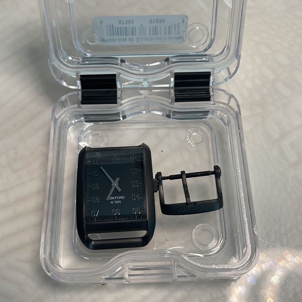 Tom Ford watch matte black, 2 extra bands - Picture 7 of 9